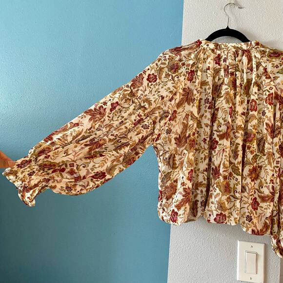 Fate Long Sleeve Floral Pearlescent Buttons
Size Small Romantic - Picture 5 of 14